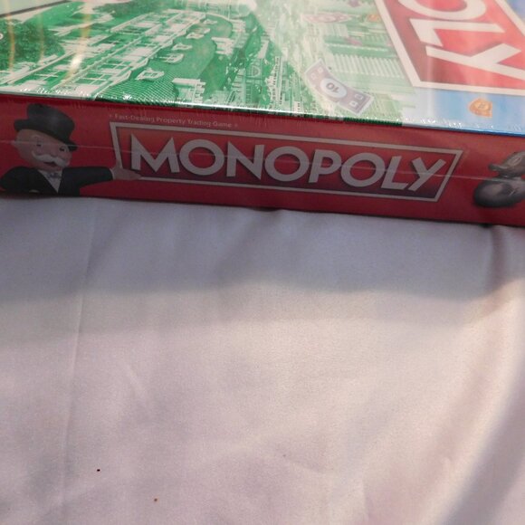 Monopoly Classic Board Game BRAND NEW - Picture 4 of 5